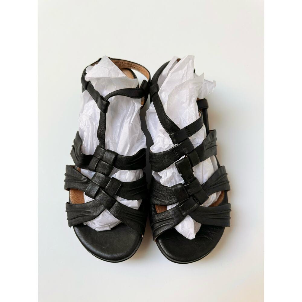 Clarks Artisan Black Strappy Leather Sandals Women's 8.5 W - Picture 2 of 10